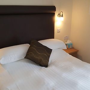 Standard Zimmer mit Kingsize-Bett